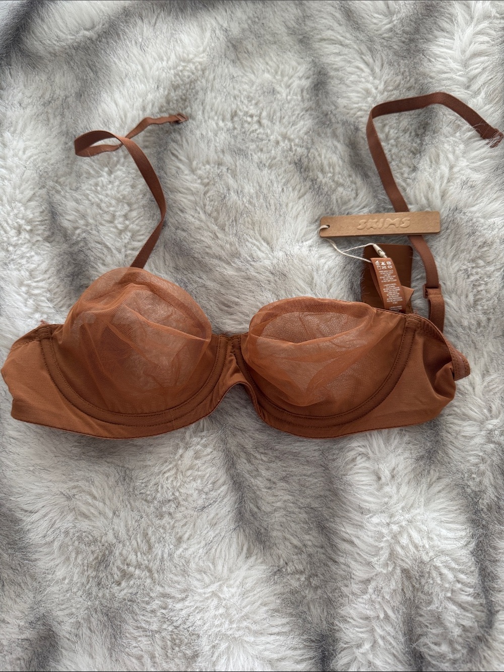 Skims ultra fine Mesh strapless bra 32b